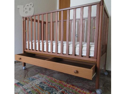 Βρεφικό κρεβατάκι με στρώμα